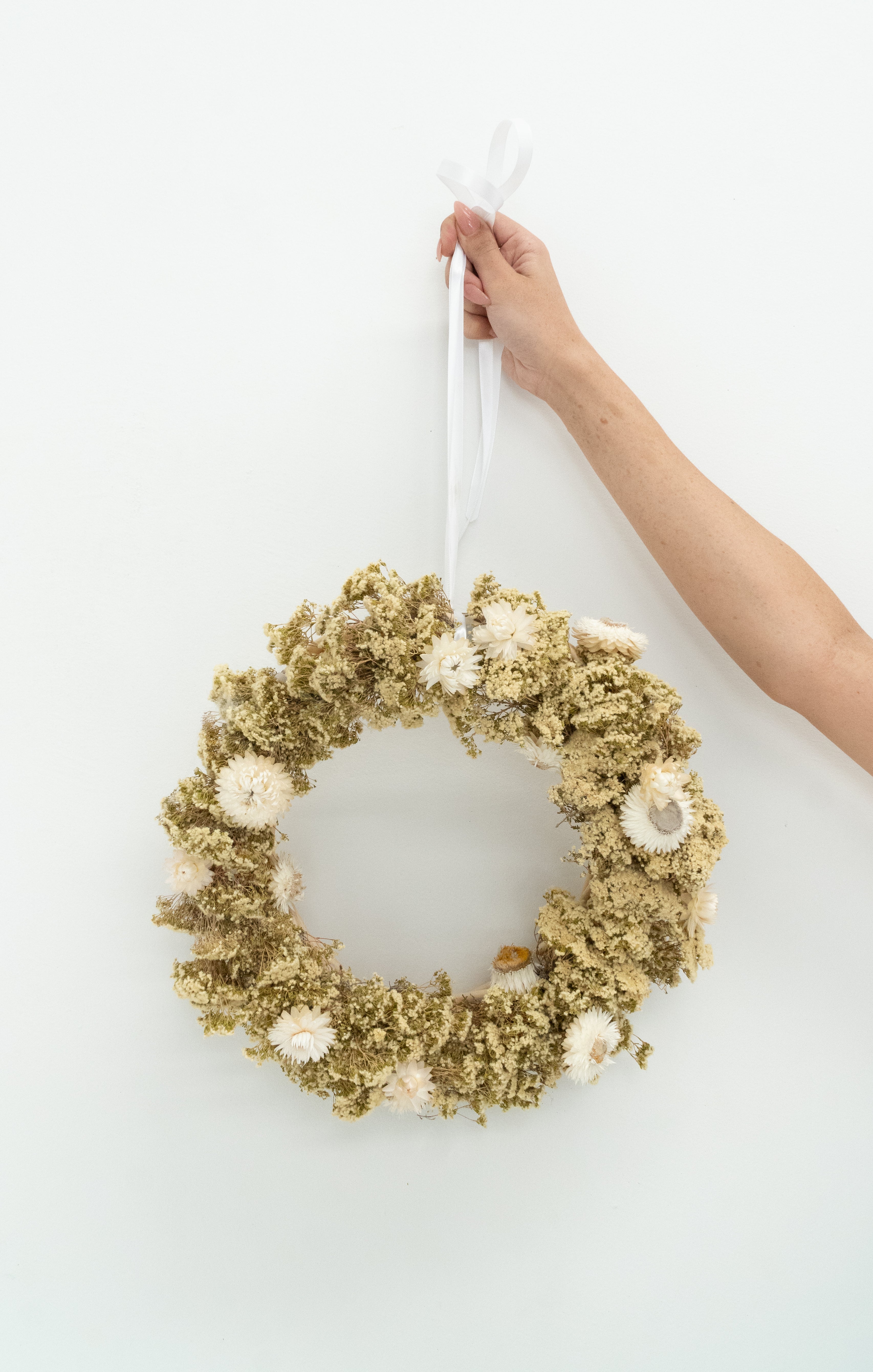 Preserved Verticordia Wreath with White Everlastings