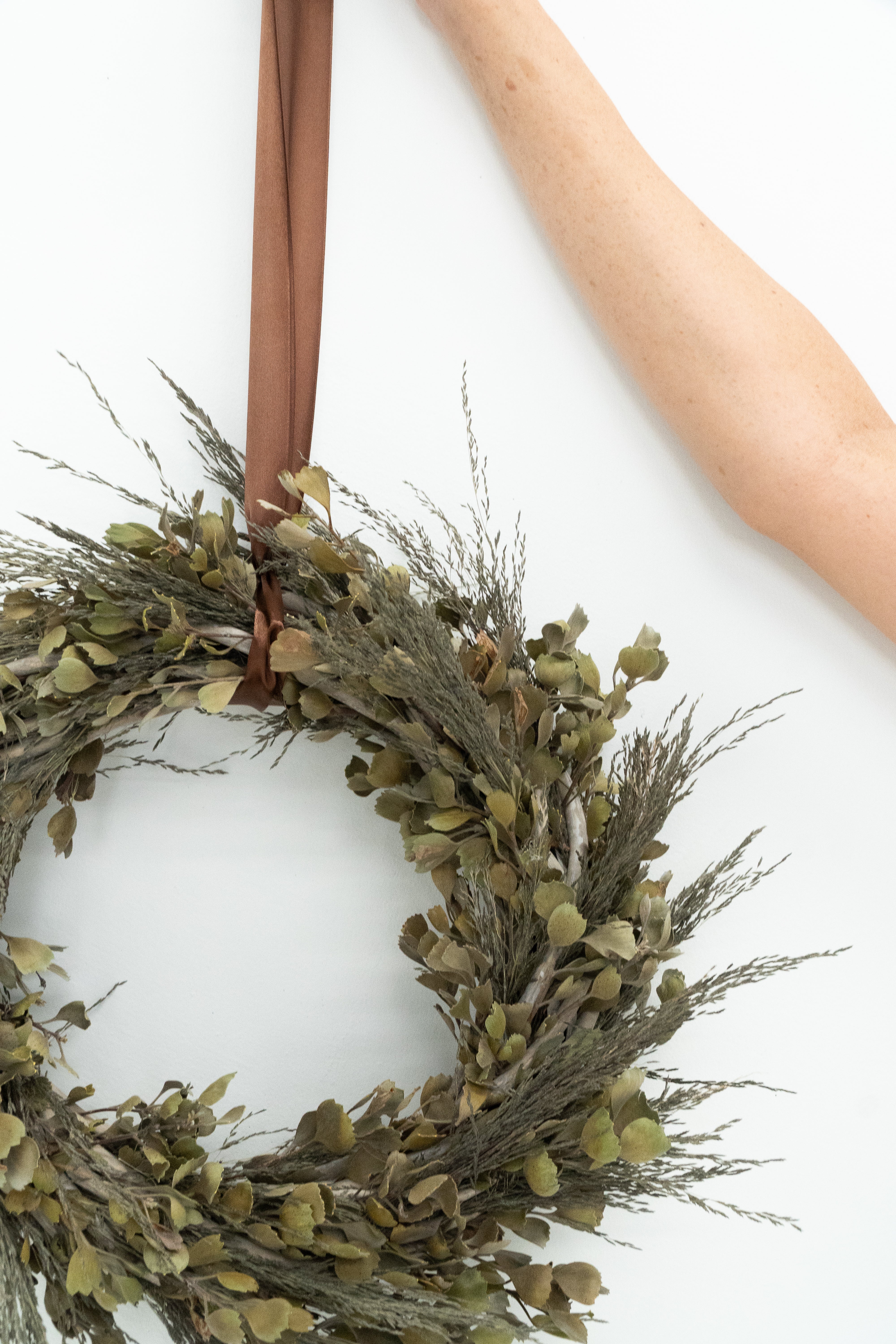 Dried Love Grass and Templetonia Wreath